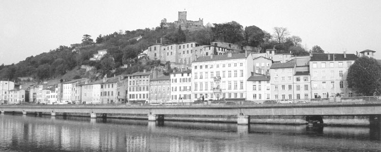 Twilight departure from Vienne.