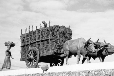 Life-sized monument to cane cutters in Santo Domingo. 