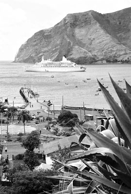 M.V. Discovery and the fishing fleet off San Juan Bautista.