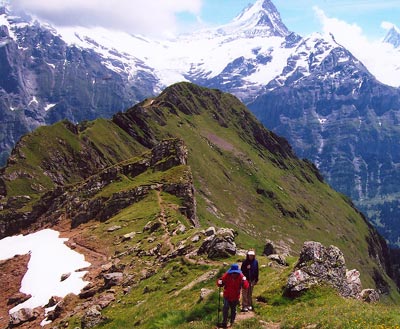 Ruth and Marie Clark on the trail from First to Busalp.