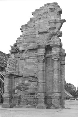 Remnant of church doorway with “Guaraní Baroque” carving — San Ignacio Mini.