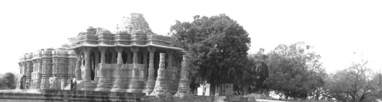 Sun Temple and stairwell at Modhera. Photos: Skurdenis