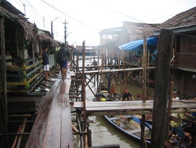 Canoeing in Belen, Peru. Photo: Nili Olay