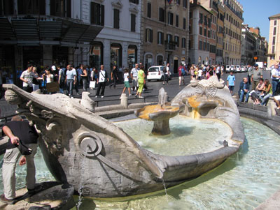 Fontana della Barcaccia at the bottom of the Spanish Steps. Photos: Steve Mullen