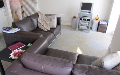 Living room in an apartment in Lenno, Italy. Photo: Cajka