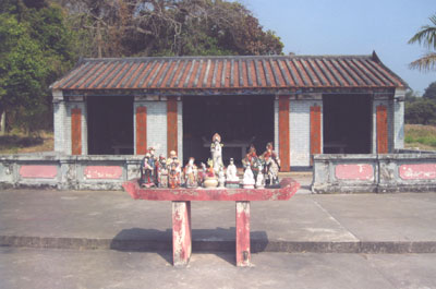 Yeung Hau Temple — Hong Kong, China. Photos: Skurdenis