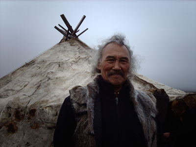 Ivan standing in front of his aranda at Gilmimyl.