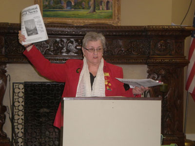 Carolyn Taylor spreading the word about ITN in Memphis. Photo by Mary Jo Wilson