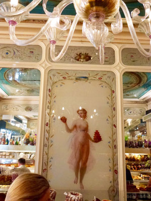 Mural by 19th-century artist Paul Baudry inside one of the best pâtisseries<br />
in Paris.