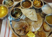 Thali plate. Photos by Inga Aksamit