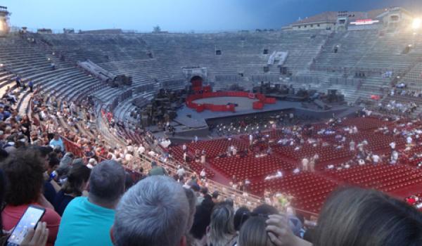 Awaiting the opera “Carmen” at the Verona Arena. Photo by Irina Stroup