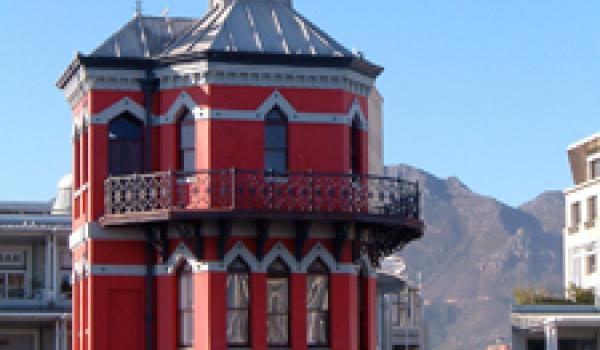 At the Victoria & Alfred Waterfront in Cape Town harbor, the red-and-white, Victorian Gothic-style Clock Tower, built in 1882, was the original port captain’s office. 