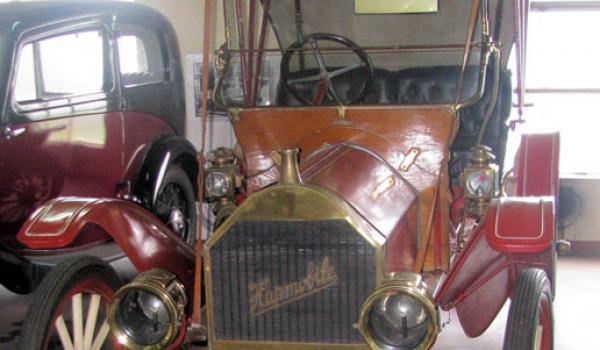 1910 Hupmobile at Museo del Automóvil — Montevideo.