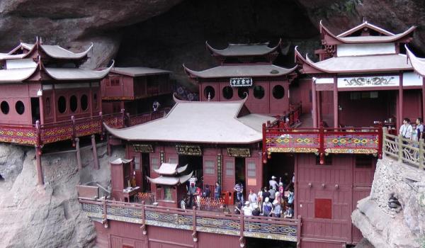 Temple Ganluyan, built into the rocks in 1096.