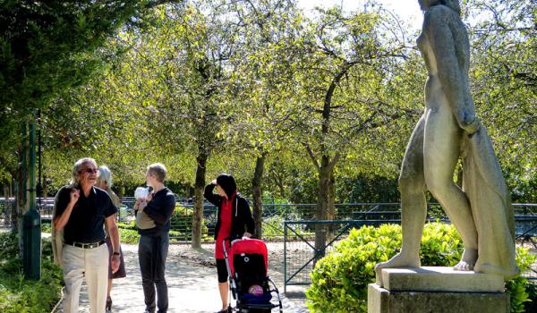 Sculpture in Jardin de Reuilly on La Promenade Plantée in Paris. Photos by Yvonne Michie Horn