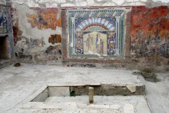 Glass paste mosaic flanked by frescoes in Casa di Nettuno e Anfitrite — Herculaneum.