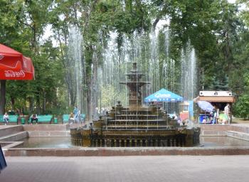 The pretty Stefan cel Mare park, located right outside my hotel in Chisinau, was a pleasant place for a stroll in the city.