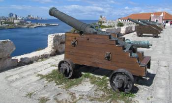 Castillo de San Carlos de la Cabaña (La Cabaña), with Havana's Old Town across the bay.